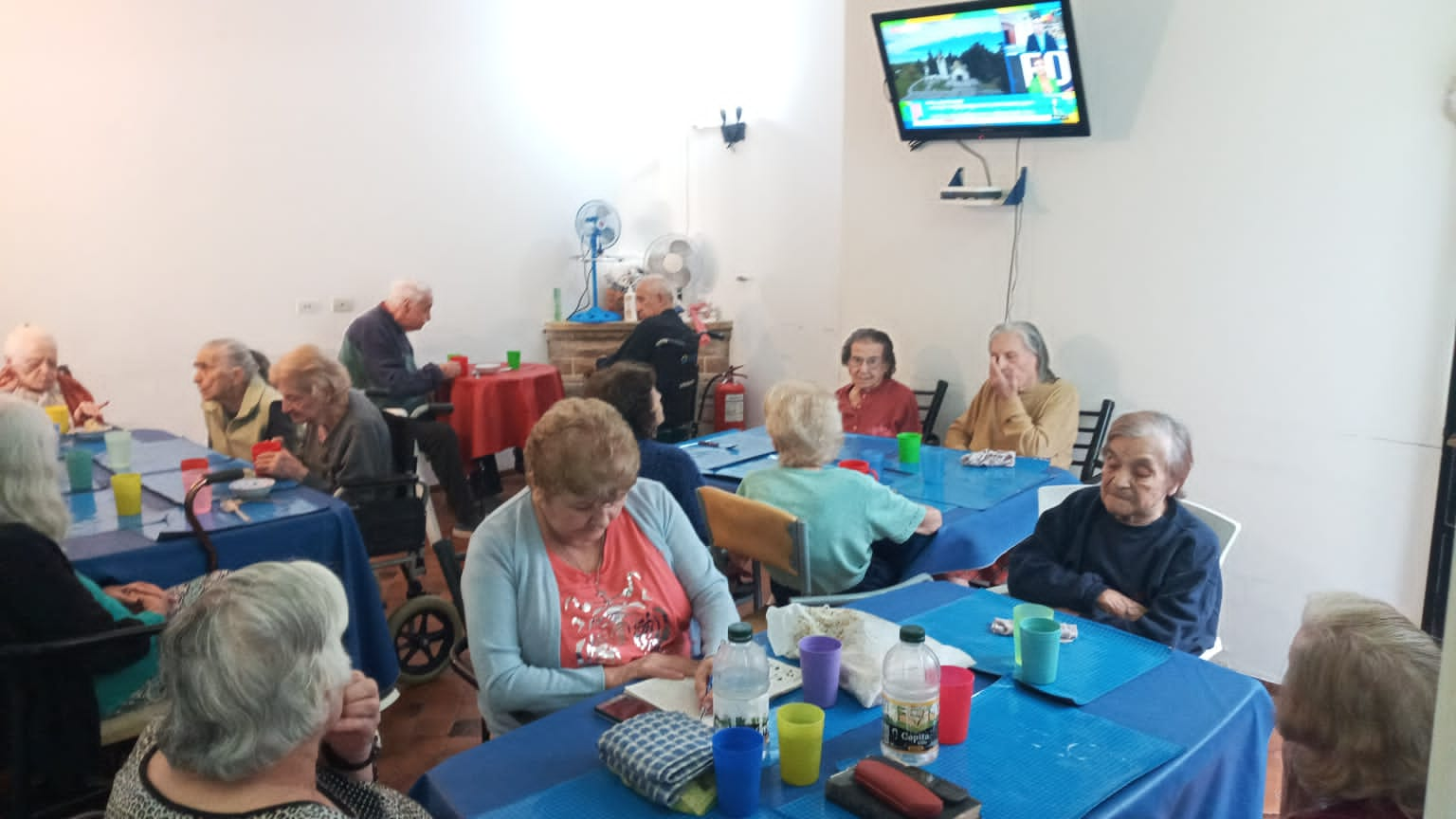 abuelos en el comedor